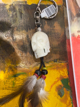 Load image into Gallery viewer, Skull Keychain
